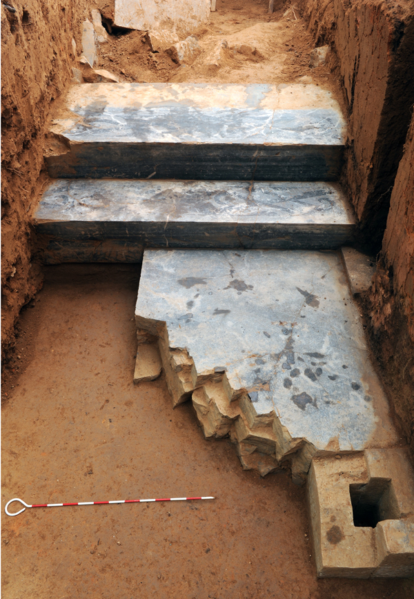 第一排第一组建筑台阶(西-东)1.jpg